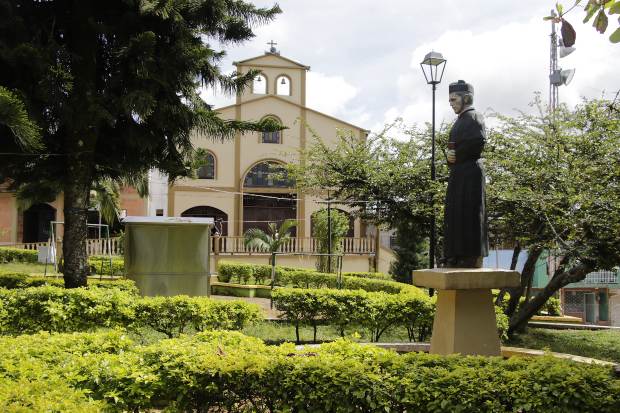 AL PADRE DANIEL MAR�A L�PEZ SOLO LE FALTA SER SANTO