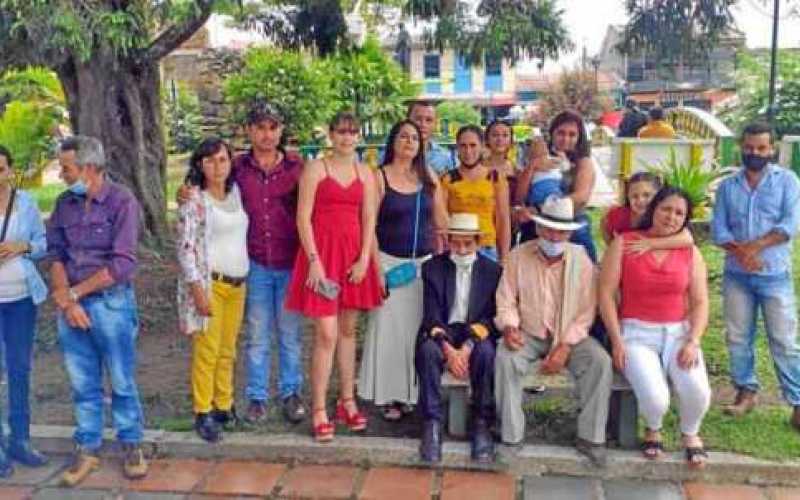 LUIS CARLOS RESTREPO ANGULO CUMPLI� 101 A�OS 