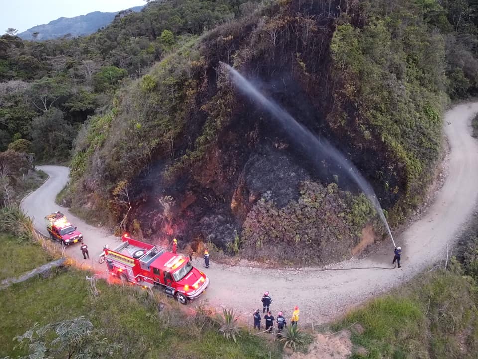 INCENDIO DE COBERTURA VEGETAL EN EL SECTOR DEL ALTO DEL ABEJORRO
