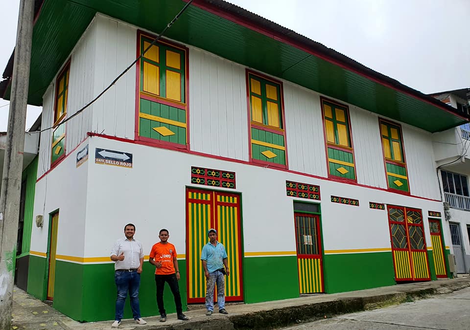 REVIVIENDO LA ARQUITECTURA DE LA COLONIZACI�N ANTIOQUE�A