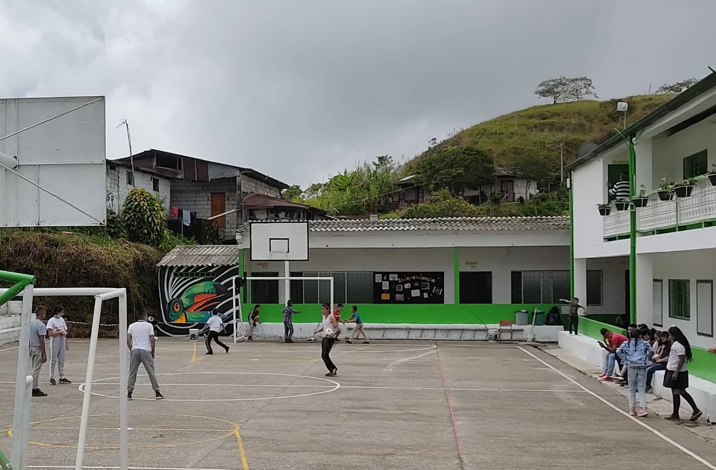 MURAL INSTITUCI�N EDUCATIVA EL SILENCIO