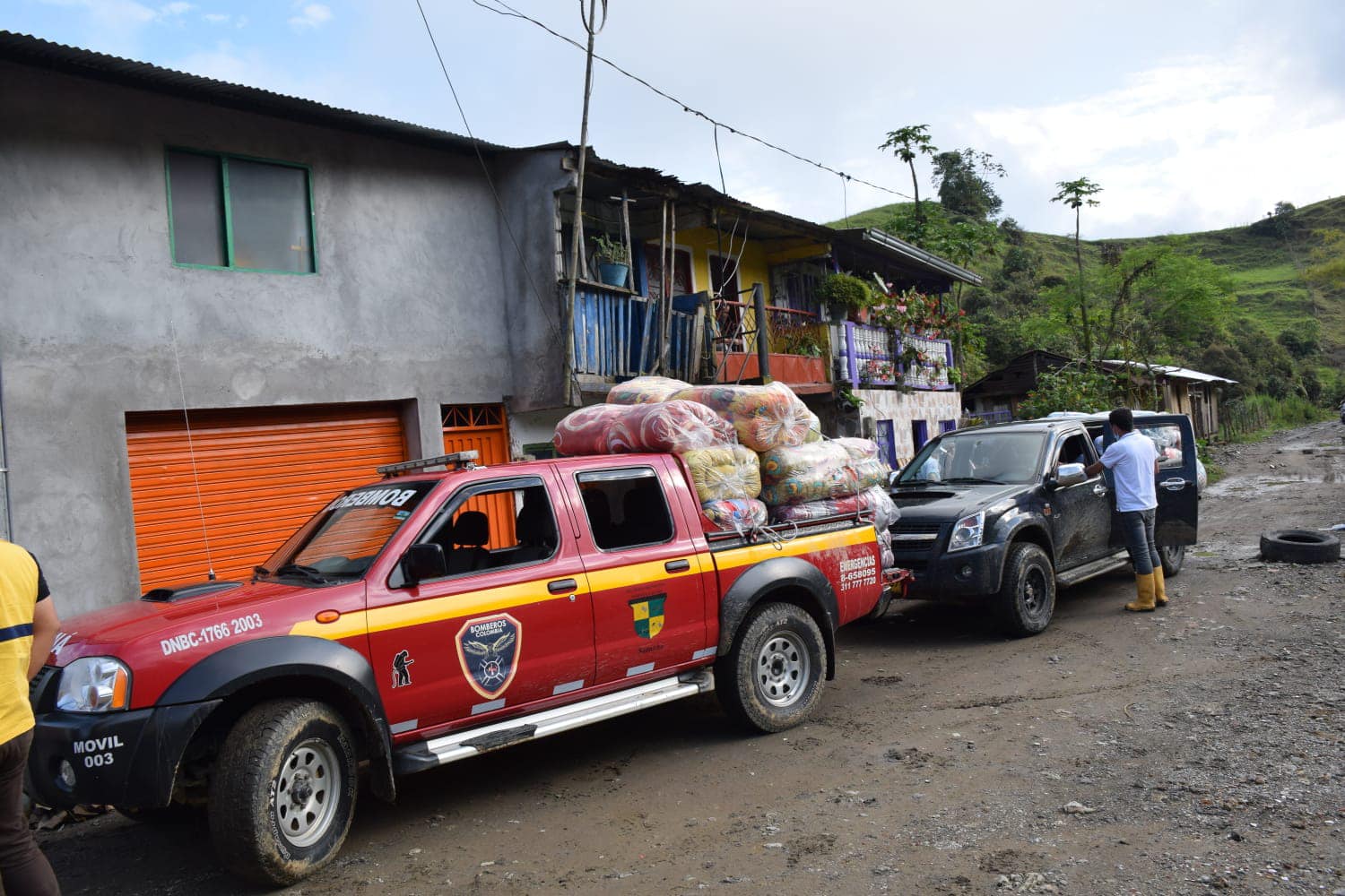 ALCALD�A TRABAJANDO PARA ATENDER M�S DE 45 DERRUMBES EN LAS DIFERENTES V�AS
