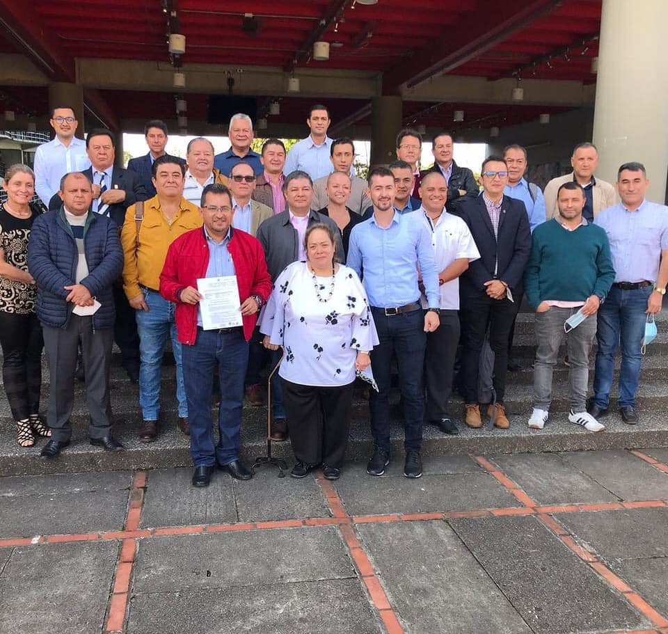 FABIO ARIAS INSCRIBE LA CANDIDATURA COMO ASPIRANTE A LA RECTOR�A DE LA UNIVERSIDAD DE CALDAS