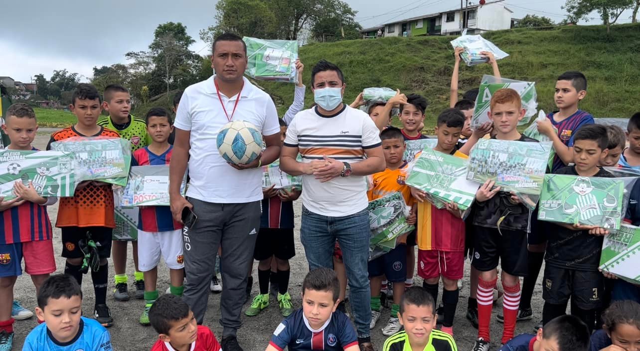  KIT ESCOLARES AL ENTRENAMIENTO DE SEMILLEROS DEPORTIVOS 