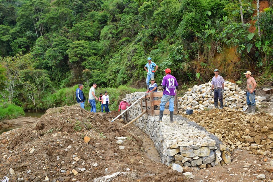 CONSTRUCCI�N DE MURO GAVION VEREDA LA ESMERALDA