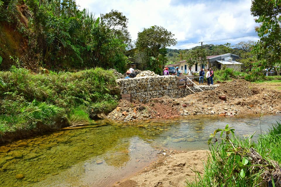 CONSTRUCCI�N DE MURO GAVION VEREDA LA ESMERALDA
