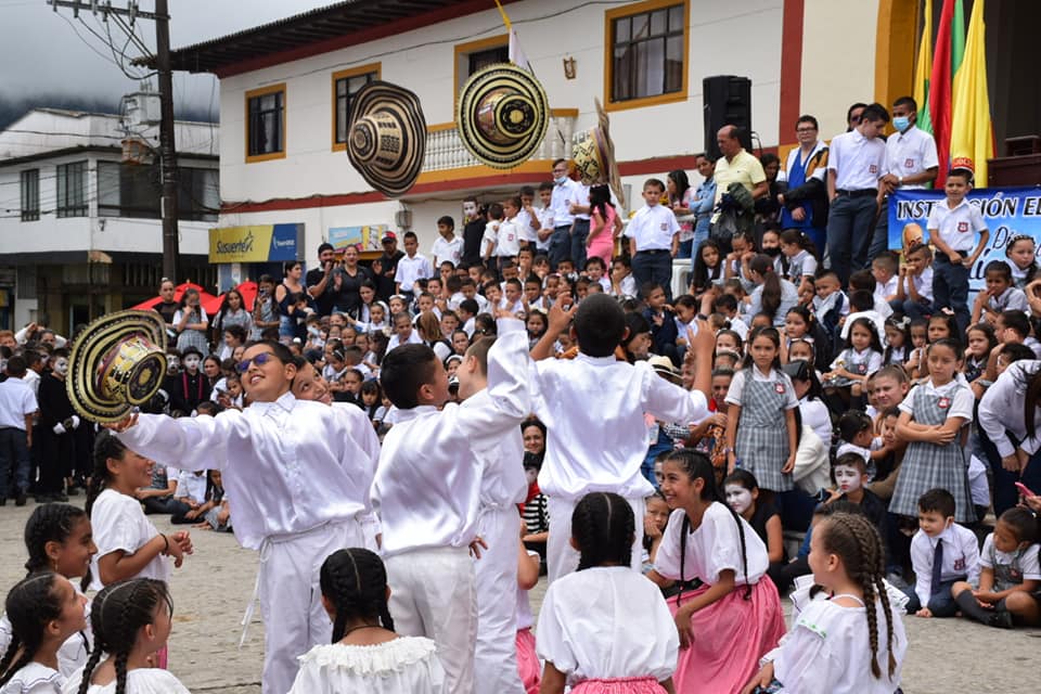 CELEBRAMOS LA HISTORIA, LA CULTURA Y EL USO DEL ESPA�OL COMO NUESTRO IDIOMA OFICIAL