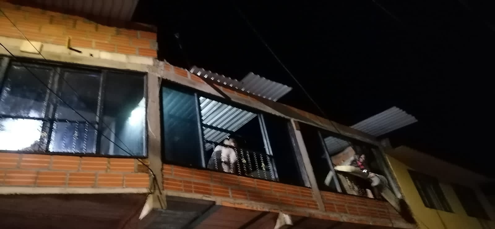 Vendaval destecha casa