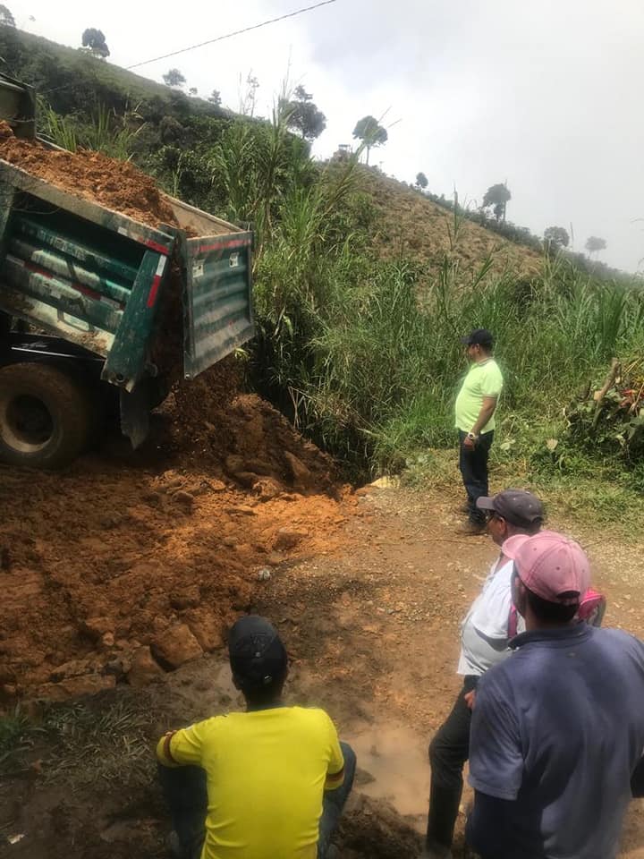 SE ATENDI� EL COLAPSO V�A VEREDA CALIFORNIA