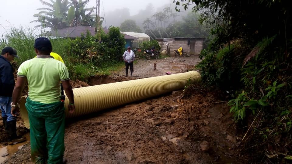 SE ATENDI� EL COLAPSO V�A VEREDA CALIFORNIA