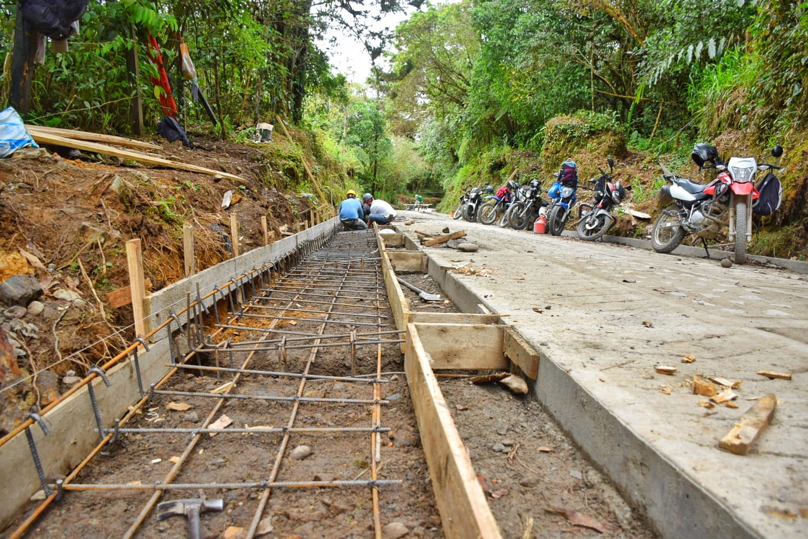 CONSTRUYENDO 308 METROS COMUNIDADES DEL DORADO Y VEREDAS ALEDA�AS