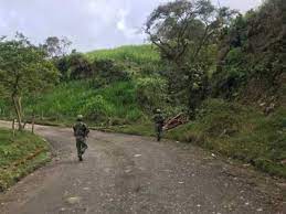 HAY TENSI�N EN LA VEREDA CRISTALES DE SAMAN�
