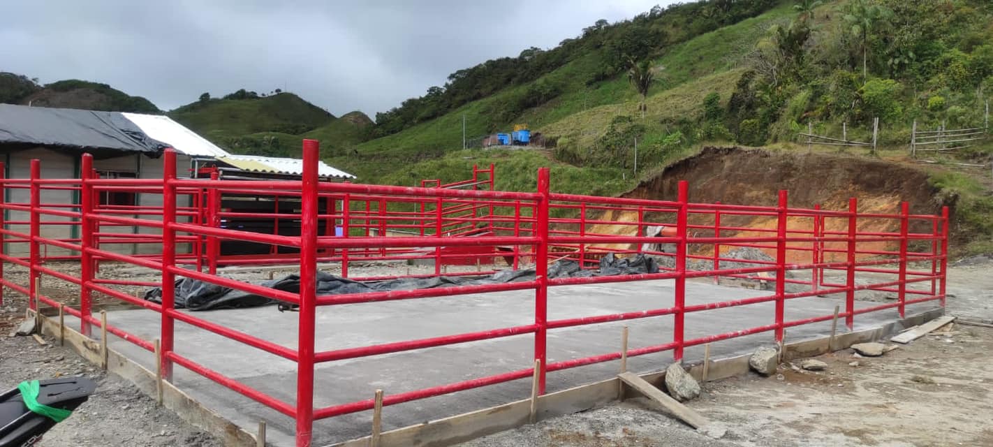 SE ESTRENA PLAZA DE FERIAS EN LA VEREDA EL CONGAL