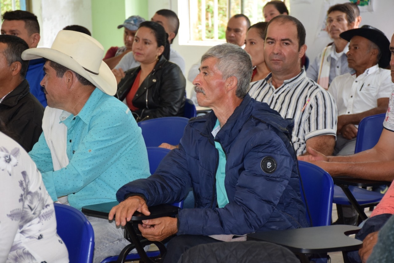 JUNTAS DE ACCI�N COMUNAL VIENEN TRABAJANDO POR SUS COMUNIDADES