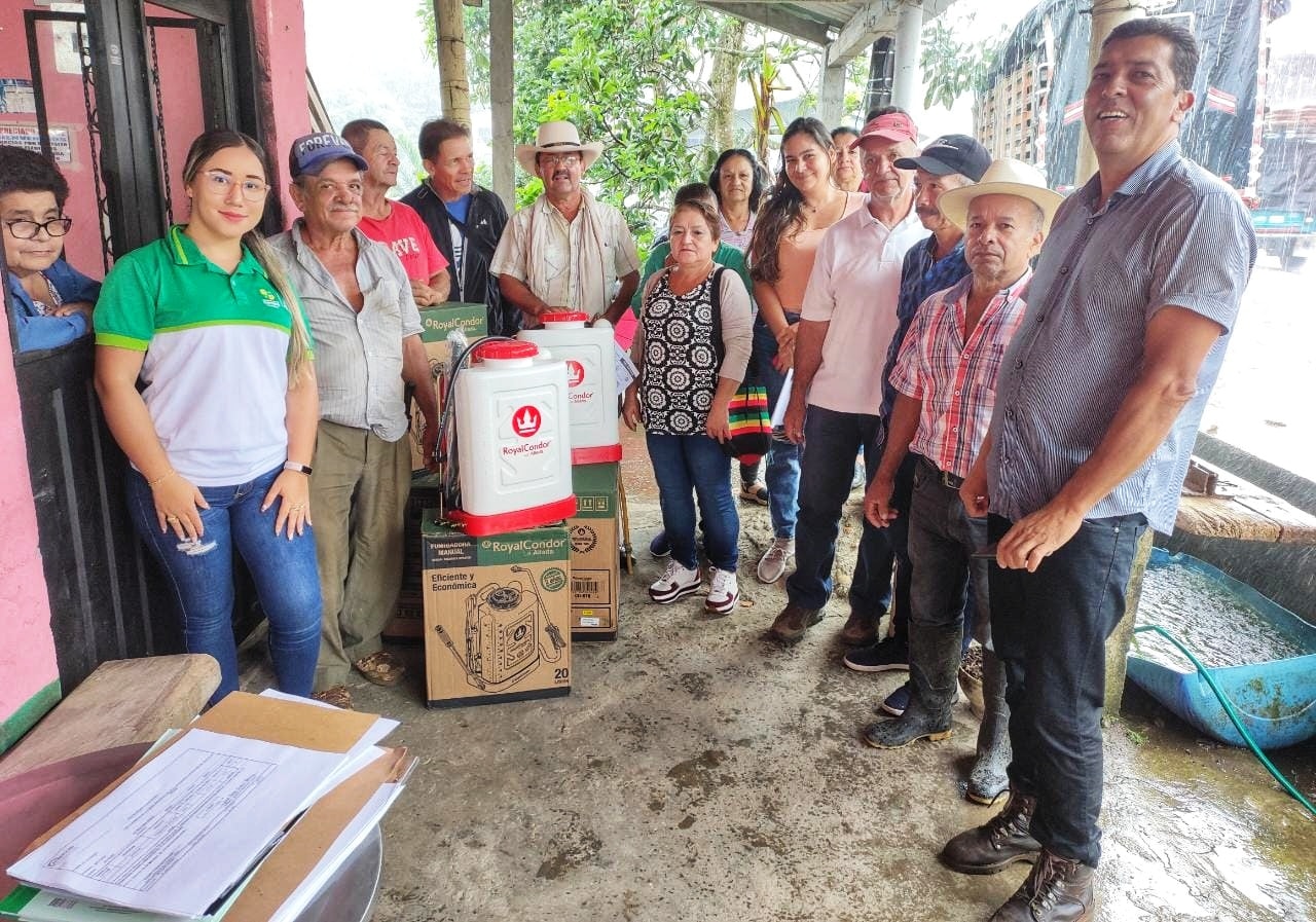 ASOPROASA RECIBIDO EQUIPOS PARA EL MEJORAMIENTO DE SUS CULTIVOS DE CACAO