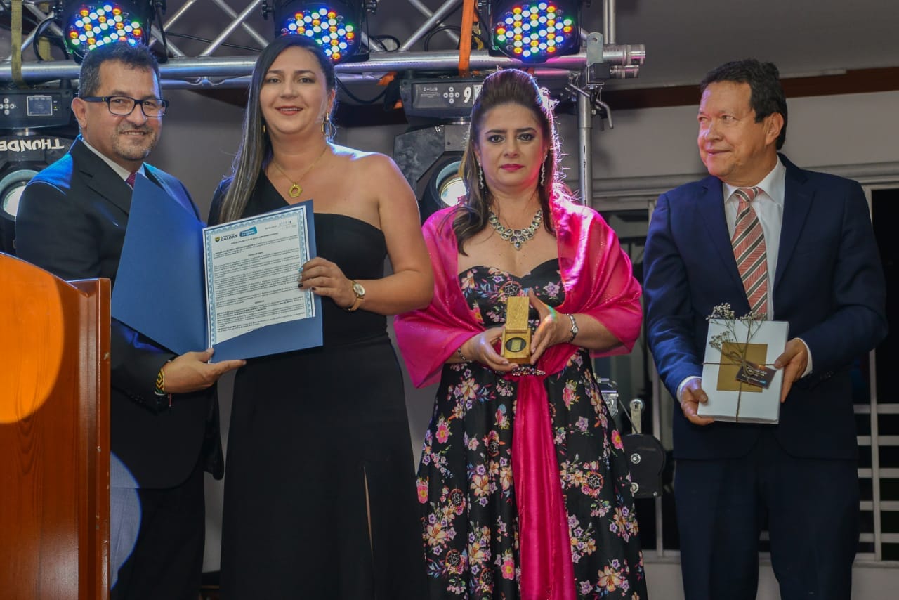 LA MEJOR DIRECTIVA DOCENTE RECTORA DEL MUNICIPIO DE SAMAN�