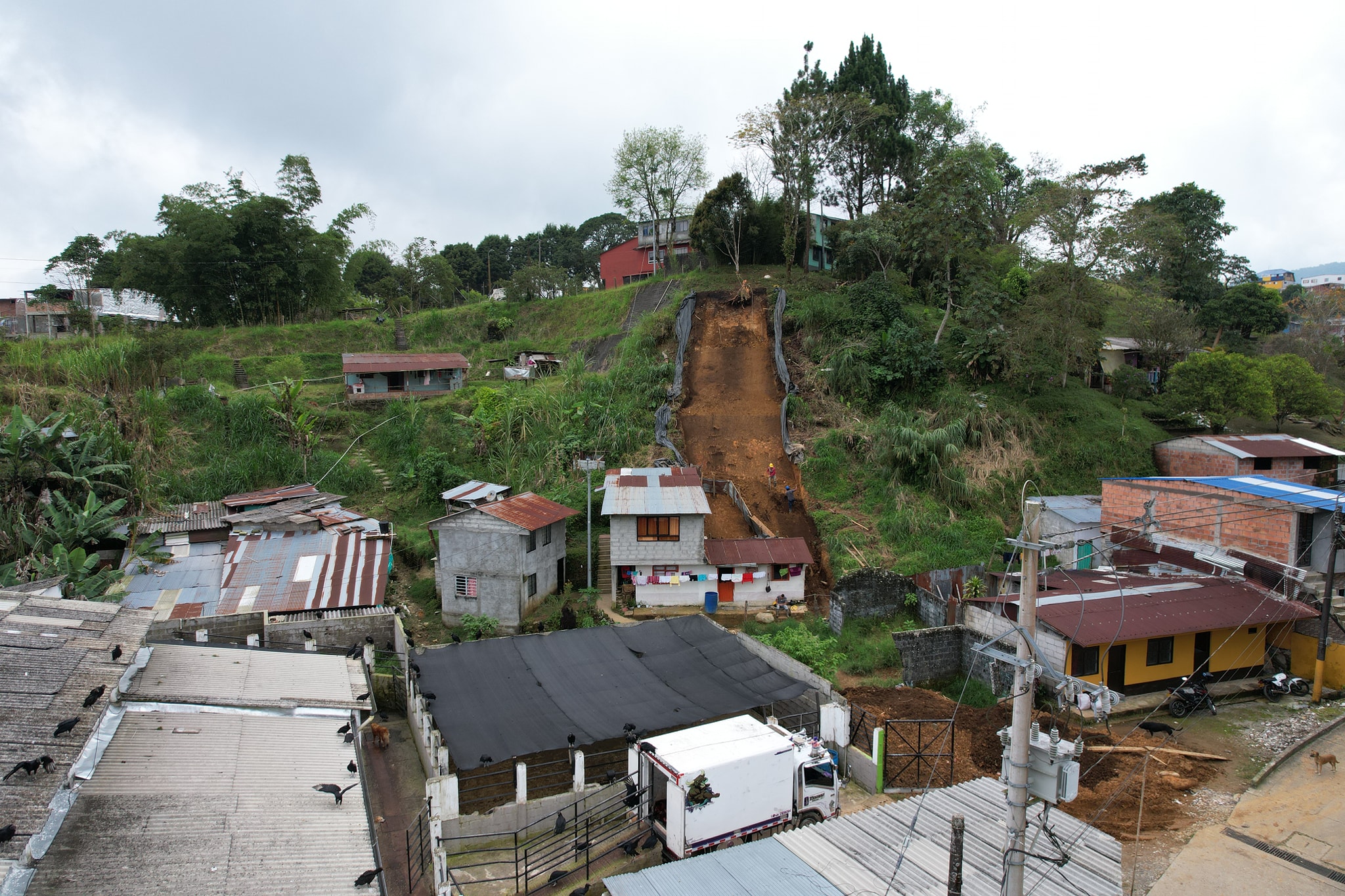 CONSTRUCCIONES DE OBRAS DE ESTABILIDAD DE TALUDES