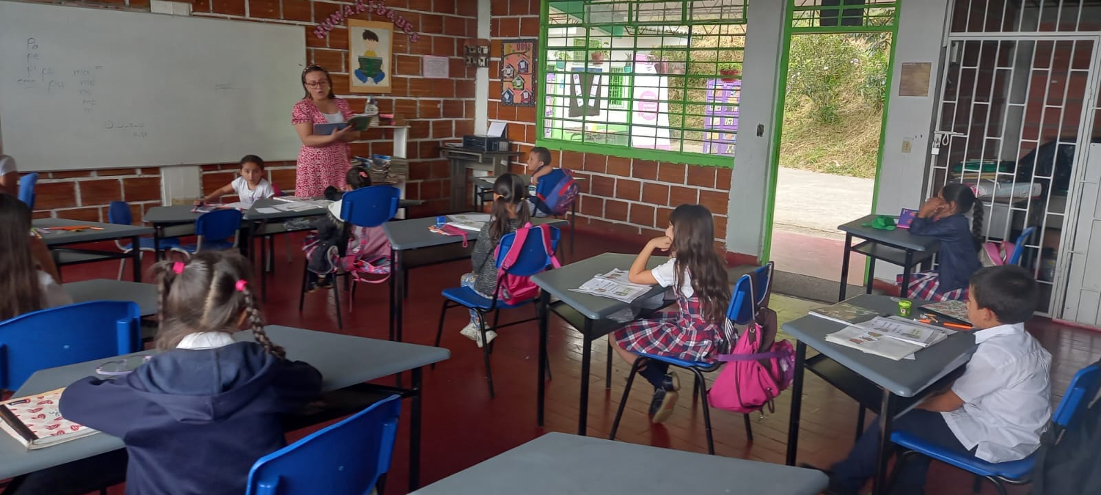 ACTIVIDAD DE LECTURA, DIBUJO Y PR�STAMO DE LIBROS