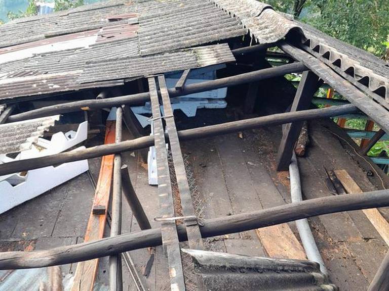 Vendavales dejaron viviendas averiadas en Pensilvania y Saman�