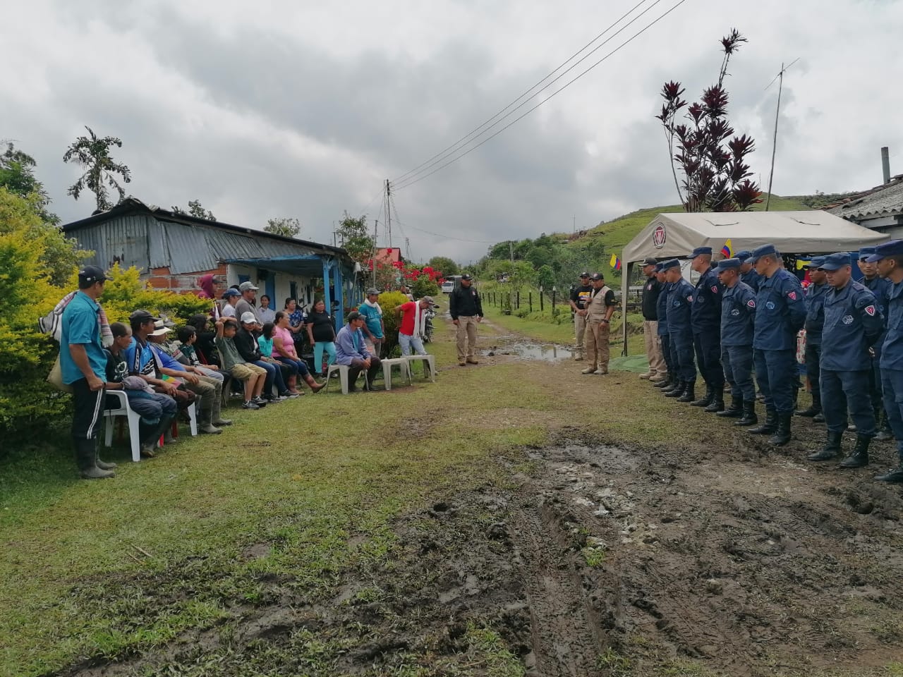 BRIGADA DE DESMINADO Y CELEBRACI�N EN LA VEREDA LAS MERCEDES DEL CORREGIMIENTO DE FLORENCIA