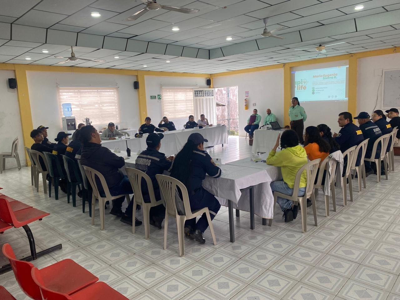 CURSO DE MANEJO, CONTROL Y REUBICACI�N DE ABEJAS Y AVISPAS