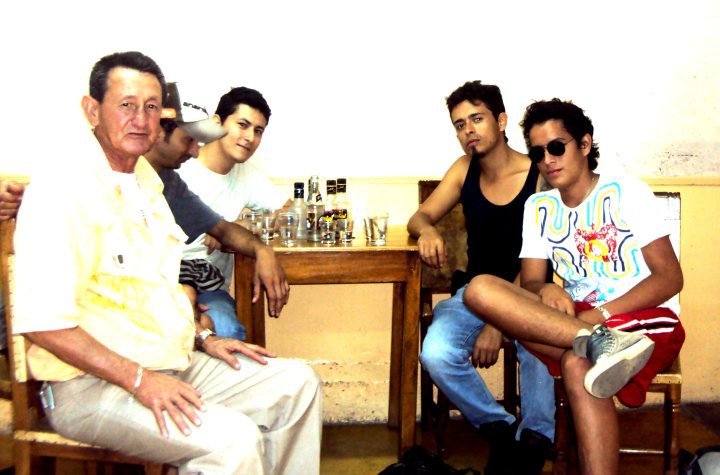 Puntillo con el Mudo de cachucha