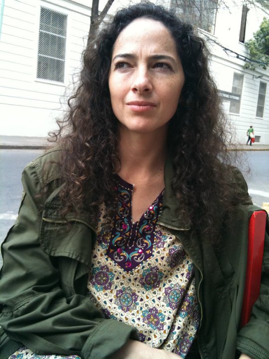 YADI MAR�A HENAO COMPONE EN BUSCA DE PAZ