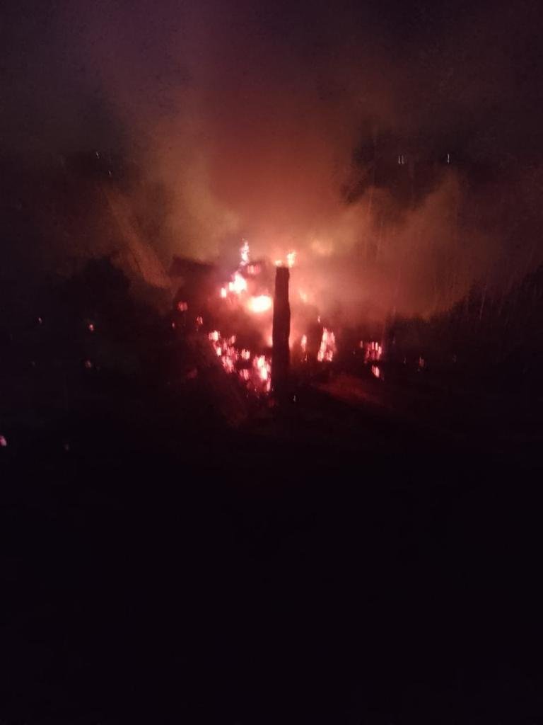 INCENDIO EN ENRAMADA PANELERA VERDA LA FLORIDA