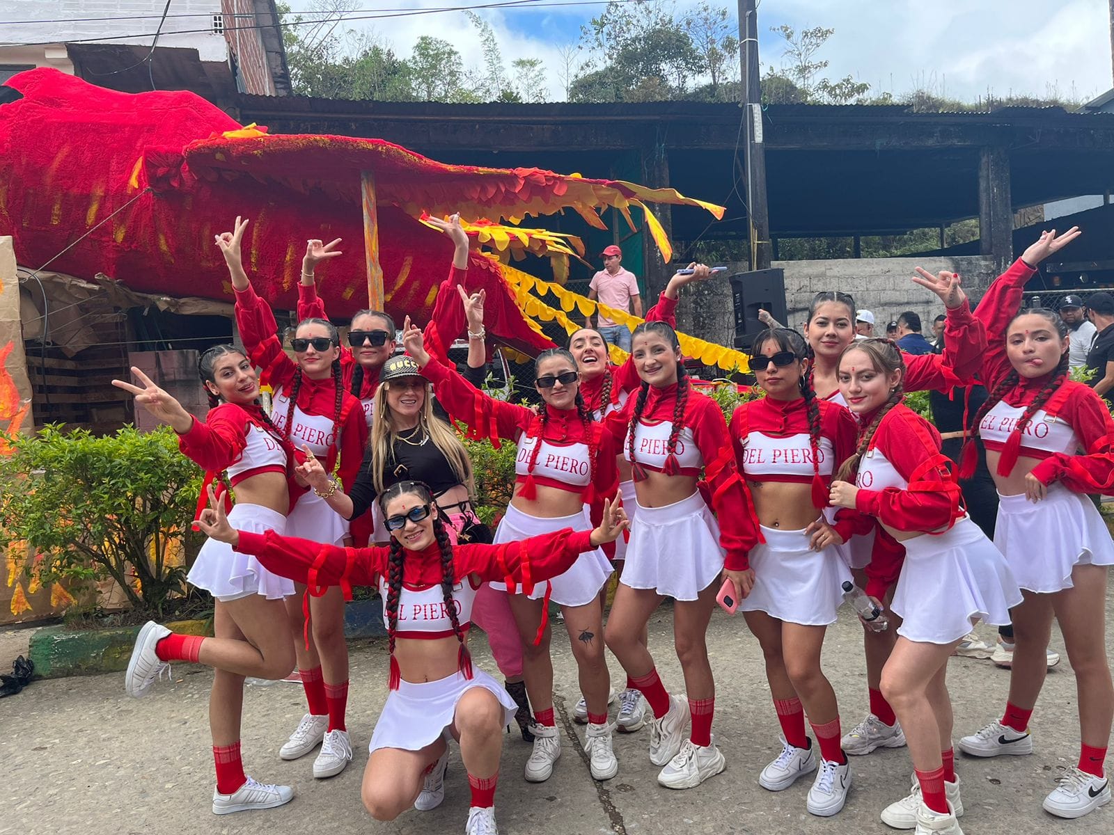  TRIBUTO AL COMPROMISO CON EL FUTURO CULTURAL Y SOCIAL CON LA COMUNIDAD