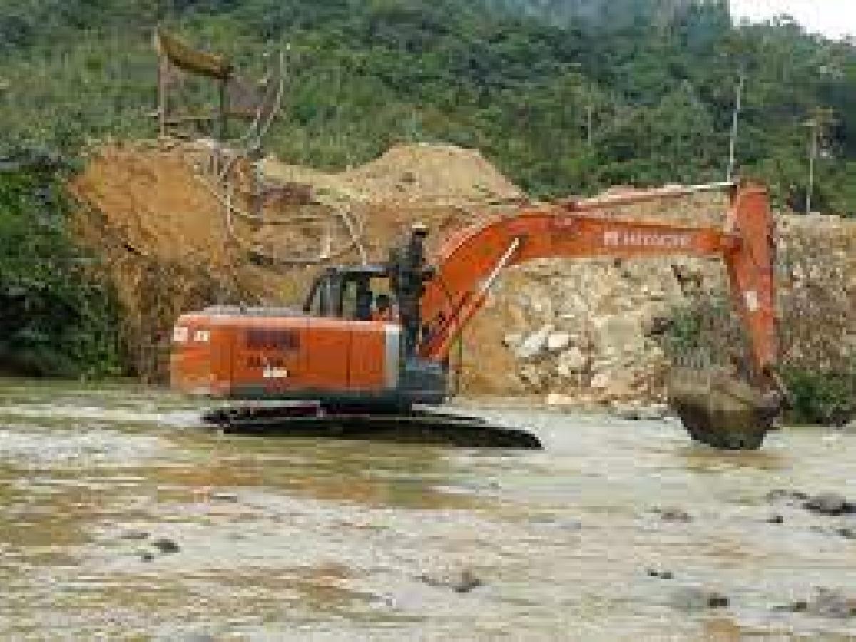 MINER�A ILEGAL EN CALDAS: EJ�RCITO NACIONAL INTERVIENE TRES UNIDADES Y INCAUTA MAQUINARIA