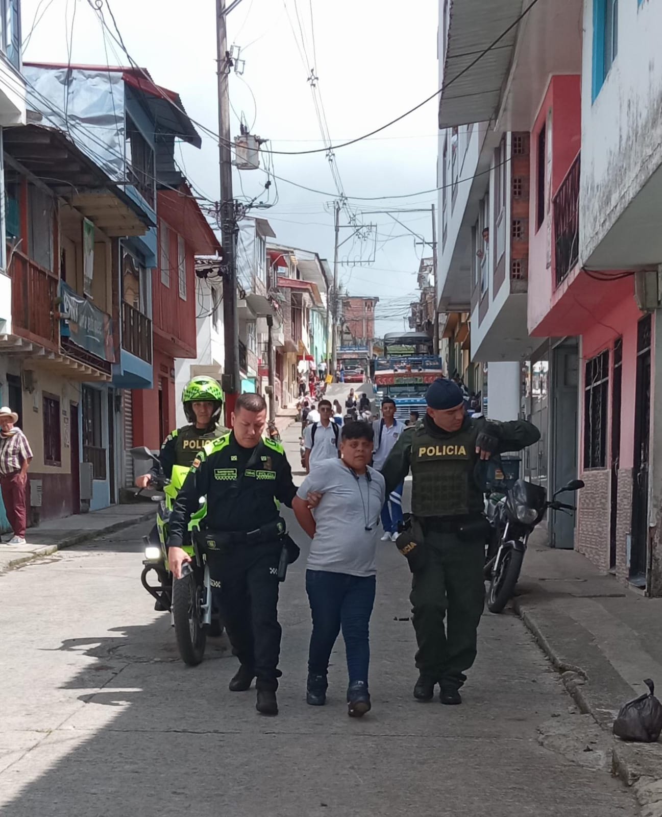 CAPTURA SE�ORA POR SOLICITAR DATOS A LAS VICTIMAS DEL CONFLICTO ARMADO PARA ESTAFA