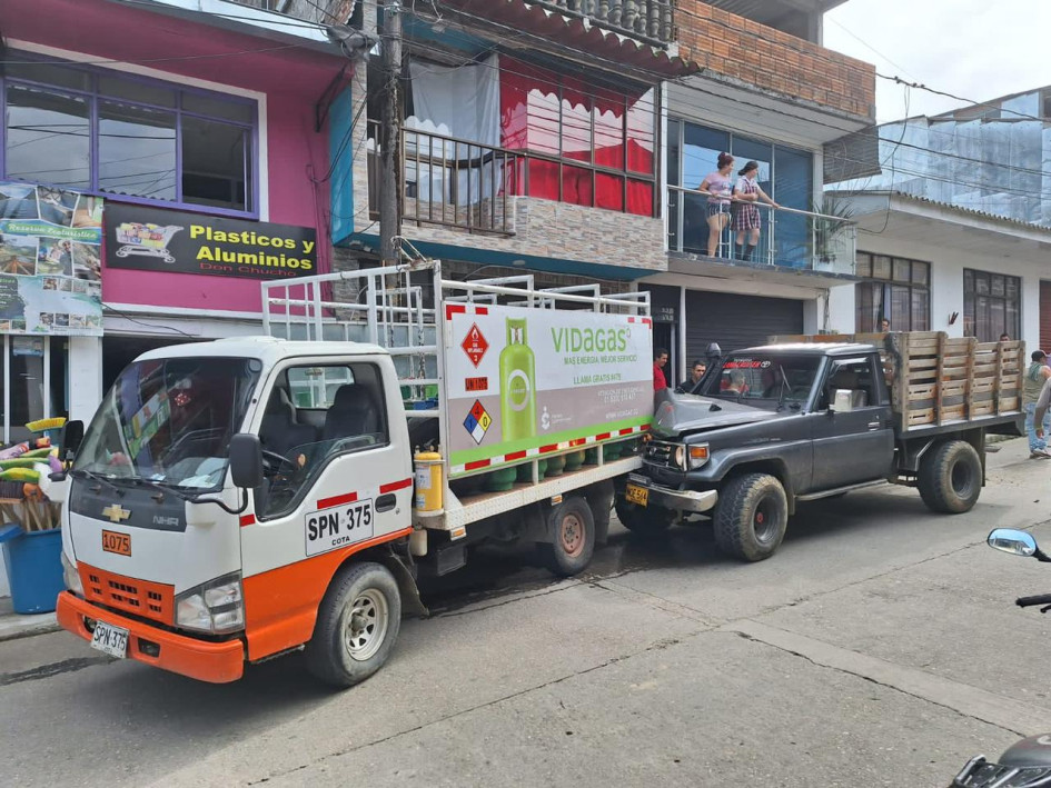  ACCIDENTE QUE INVOLUCRA TRES VEH�CULOS