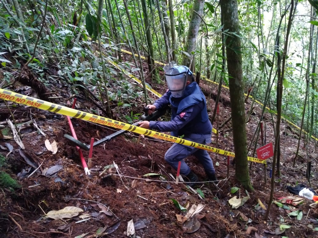 DESTRUYERON UN ARTEFACTO EXPLOSIVO EN LA VEREDA CRISTALES