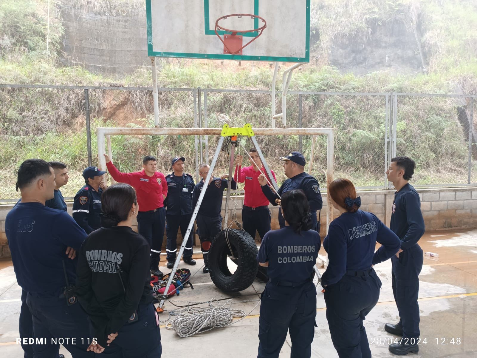 CAPACITARNOS COMO BOMBEROS SIEMPRE SER� NUESTRA PRIORIDAD