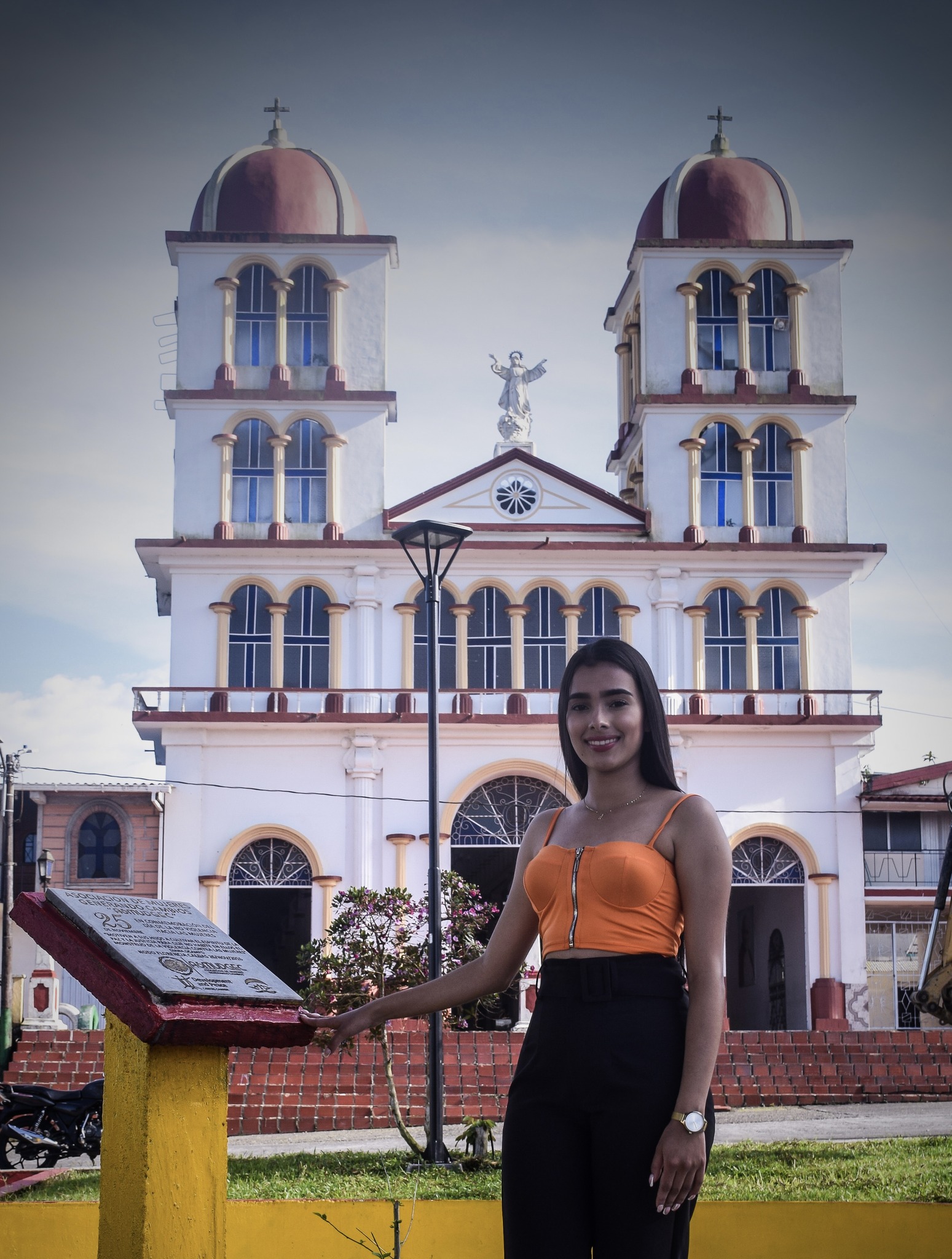  STEFANY HERN�NDEZ QUICENO DE FLORENCIA CANDIDATA AL REINADO AL 55 FESTIVAL DE LOS PALENQUES