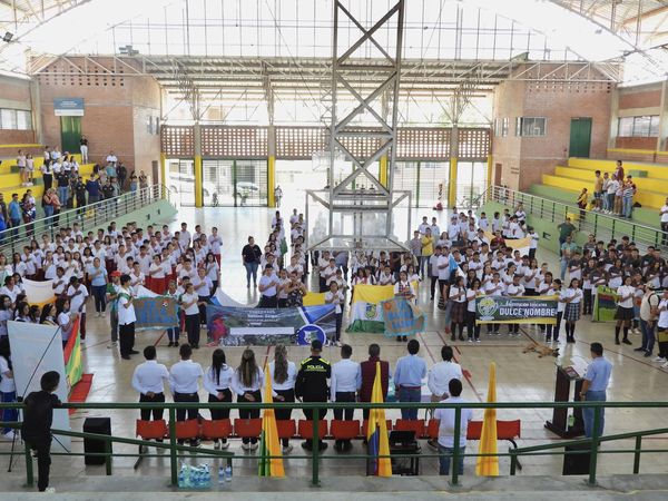 �NUESTRO PUEBLO SE UNE AL RITMO DEL DEPORTE!