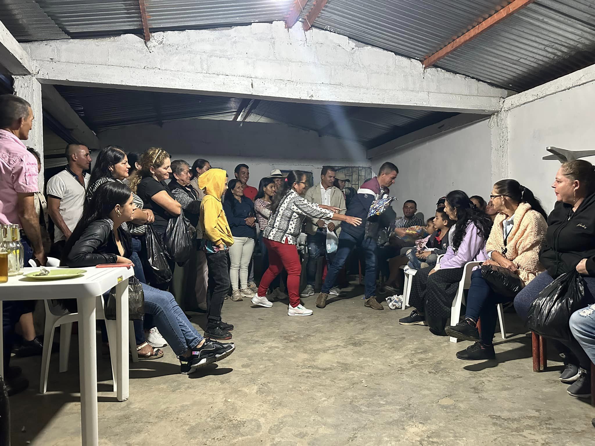 FESTEJANDO  AMOR Y AMISTAD EN LA VEREDA YARUMALITO