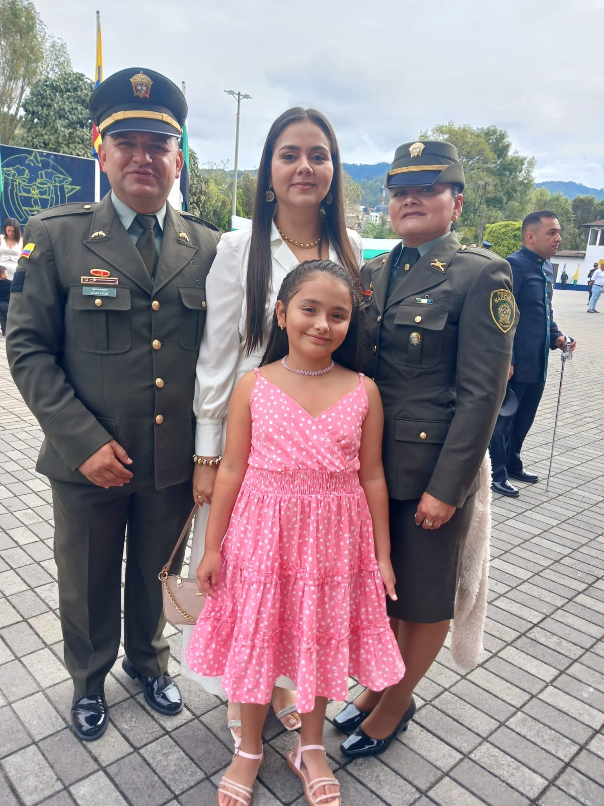 EL EXPATRULLERO C�SAR TULIO DUQUE GARC�A FUE ASCENDIDO AL GRADO DE SUBINTENDENTE