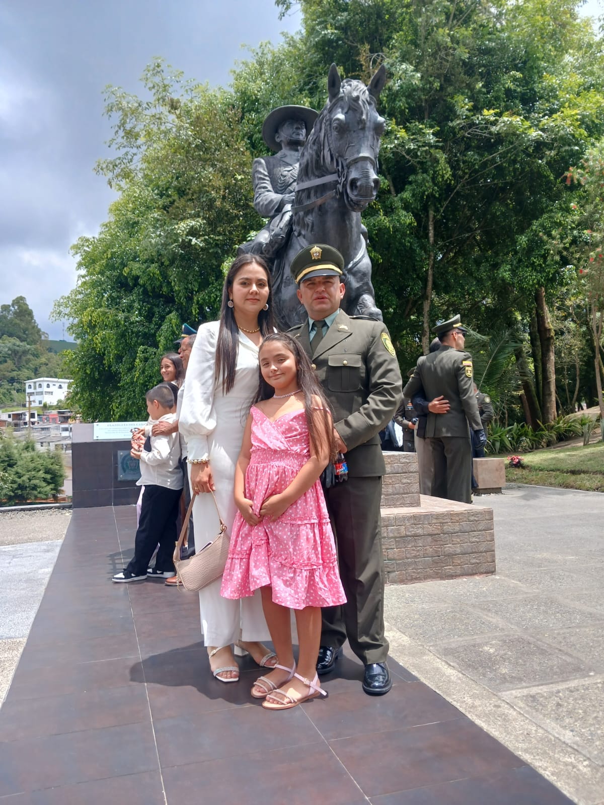 EL EXPATRULLERO C�SAR TULIO DUQUE GARC�A FUE ASCENDIDO AL GRADO DE SUBINTENDENTE