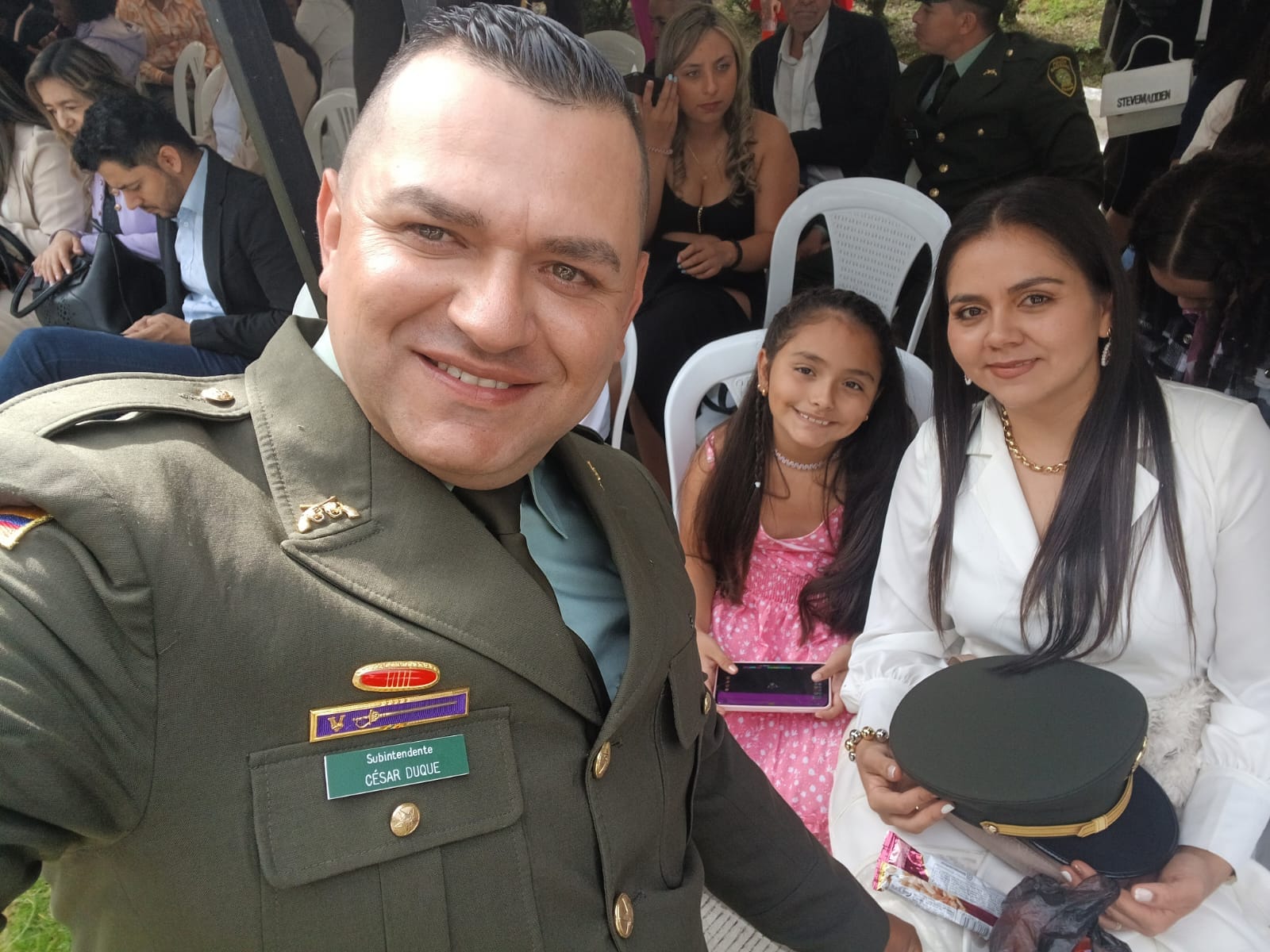 EL EXPATRULLERO C�SAR TULIO DUQUE GARC�A FUE ASCENDIDO AL GRADO DE SUBINTENDENTE