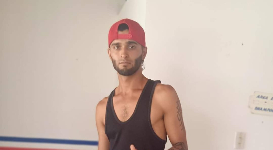 EN EL CEMENTERIO SAN AGUST�N, DE SAMAN� (CALDAS), REPOSAN LOS RESTOS DE ALBEIRO YEPES GIRALDO, QUIEN EN VIDA SE DESEMPE�� COMO PRESIDENTE DE LA JUNTA DE ACCI�N COMUNAL DE LA VEREDA LA QUINTA.