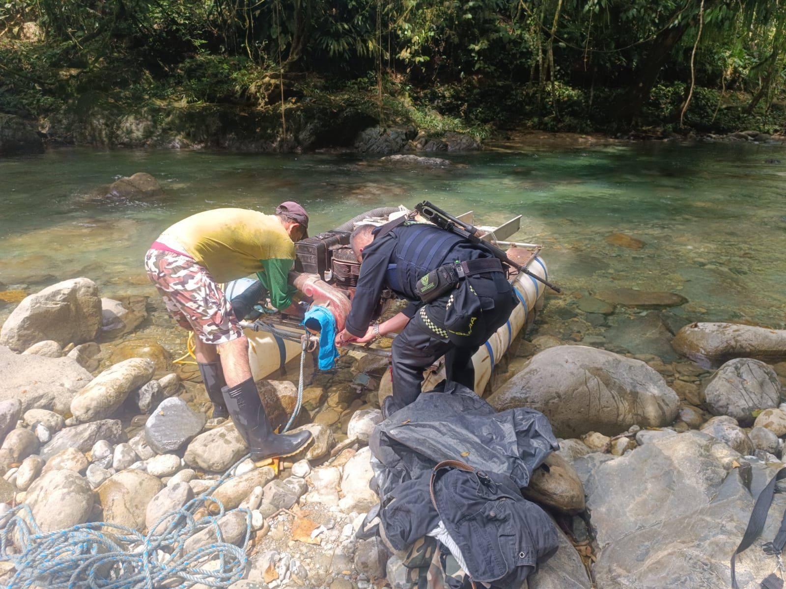 DOS CAPTURADOS POR MINER�A ILEGAL