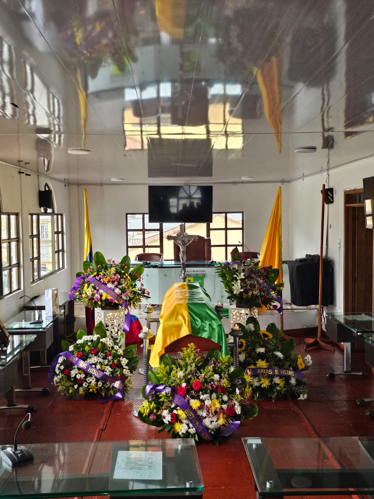 HOMENAJE A LA MEMORIA DE SE�OR REINALDO DE JES�S MU�OZ L�PEZ