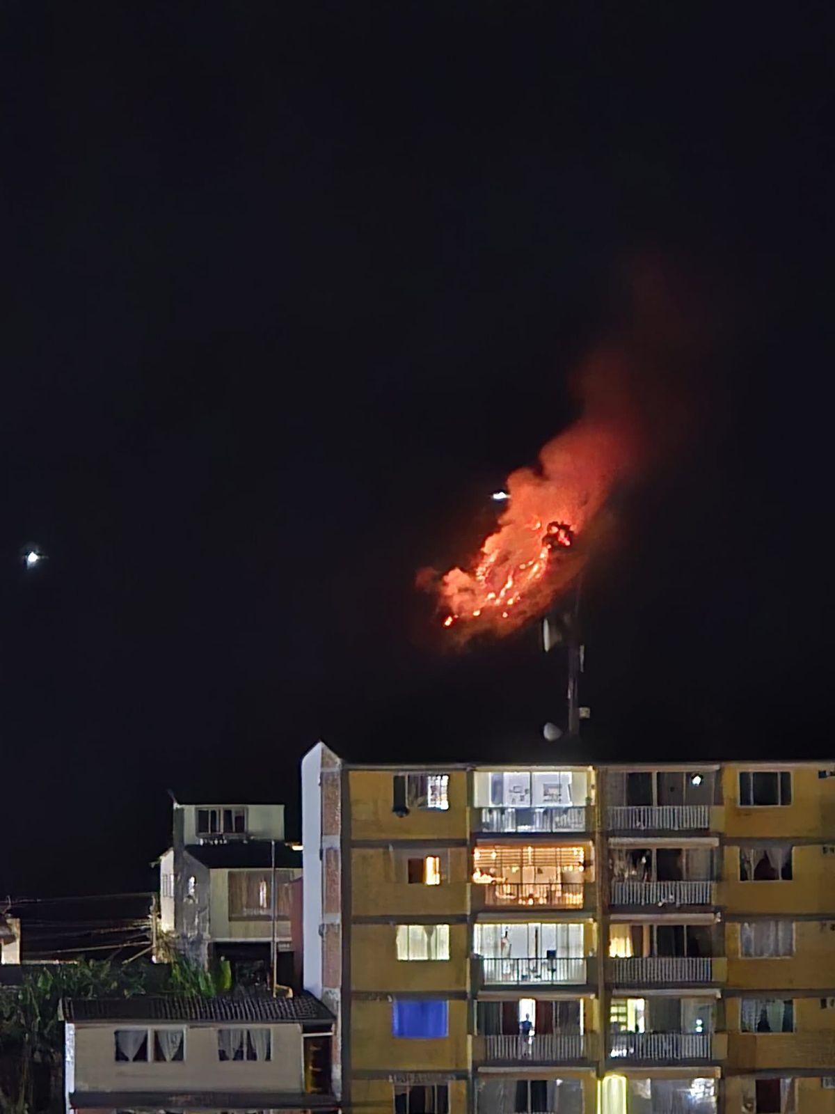 INCENDIOS EN LAS VEREDAS DE MAS�AS Y SEGOVIA.