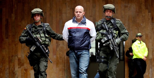 POLIC�A CAPTURA AL JEFE DEL 