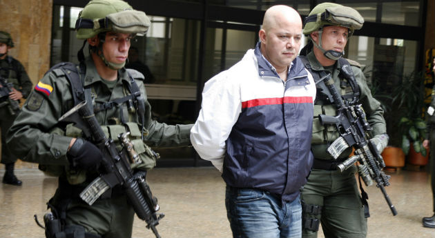 POLIC�A CAPTURA AL JEFE DEL 