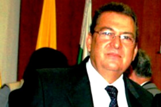 JUAN MART�N HOYOS, GOBERNADOR ENCARGADO DE CALDAS 